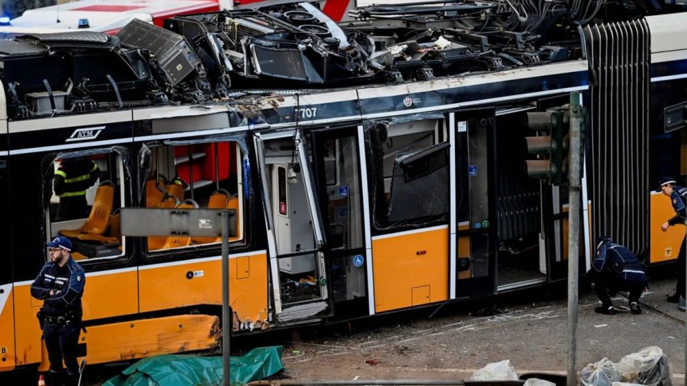 Tragedia en Milán: dos muertos tras el descarrilamiento de un tranvía en el centro de la ciudad