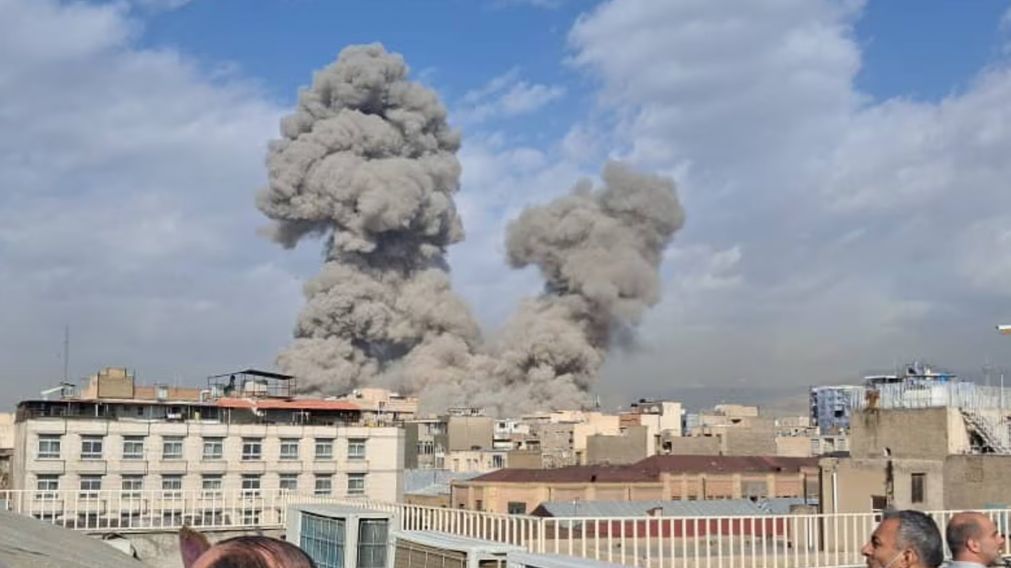 Crece la incertidumbre en Medio Oriente: piden a los ciudadanos refugiarse en sus hogares y estar alerta a futuros ataques