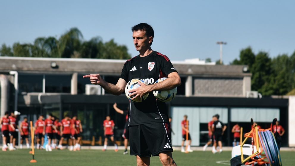 Marcelo Barovero sigue como entrenador de arqueros de River a pesar de la ida de Marcelo Gallardo.