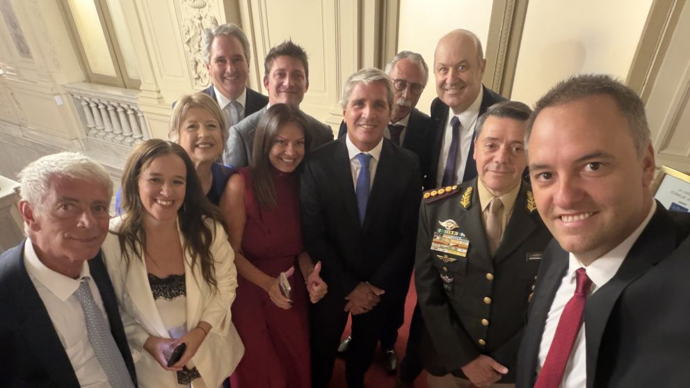 Apertura de Sesiones: selfie del Gabinete de Javier Milei en el Congreso.