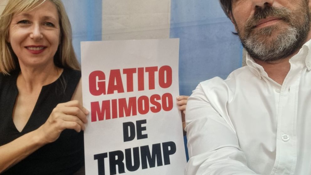 "Gatito mimoso de Trump": la provocación de la izquierda a Javier Milei.