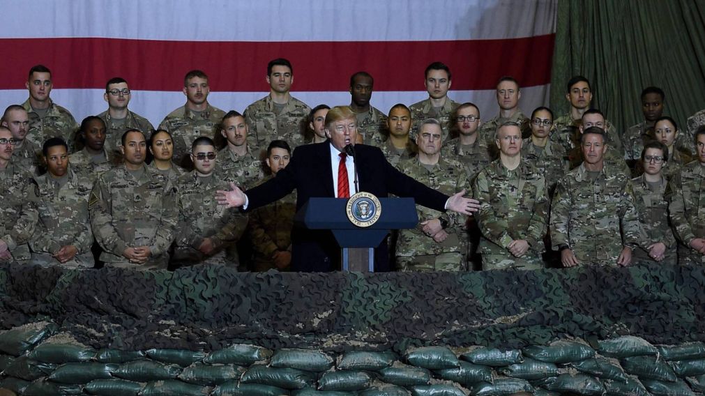 Donald Trump advirtió que la ofensiva contra Irán podría extenderse más un mes y no descarta enviar tropas terrestres.