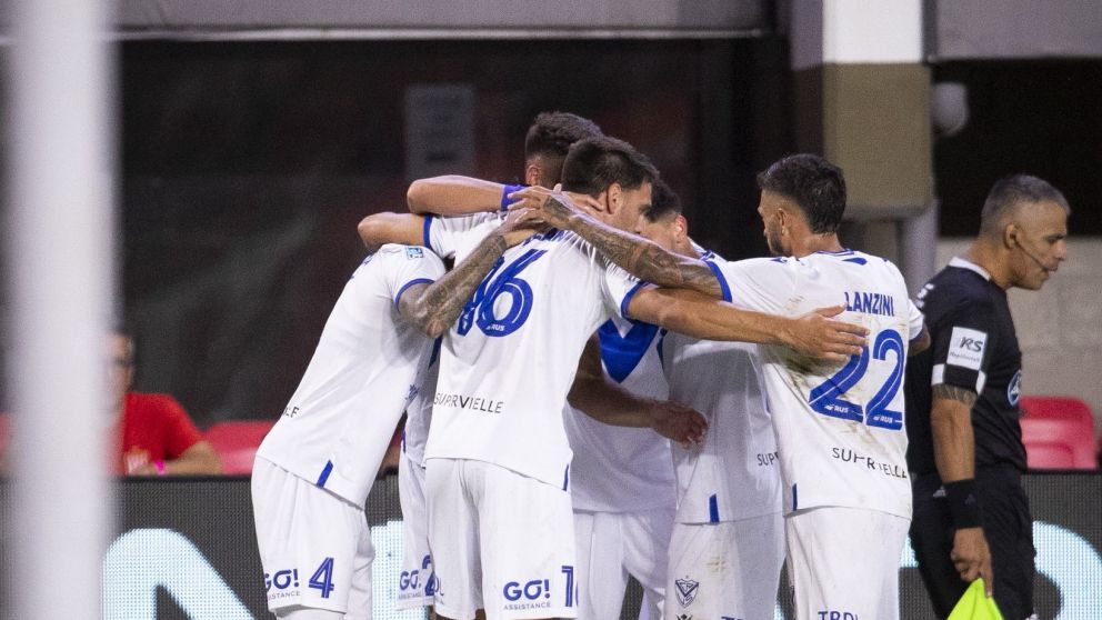 El hijo del Moncho lo hizo en un terreno complejo. Florián marcó el único gol de Vélez ante Estudiantes.