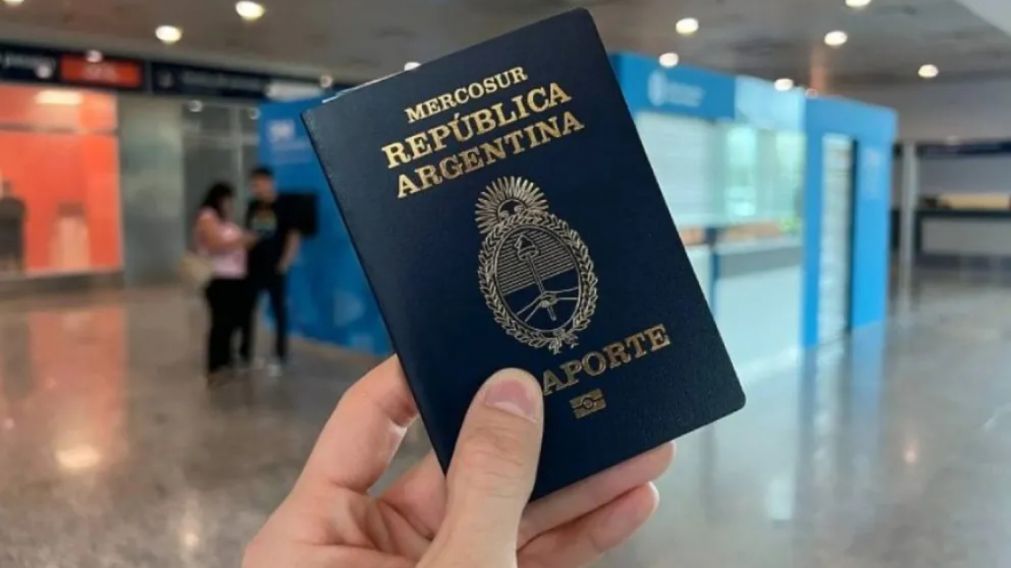El Gobierno anunció una suba en los costos para tramitar el pasaporte argentino (Imagen ilustrativa).
