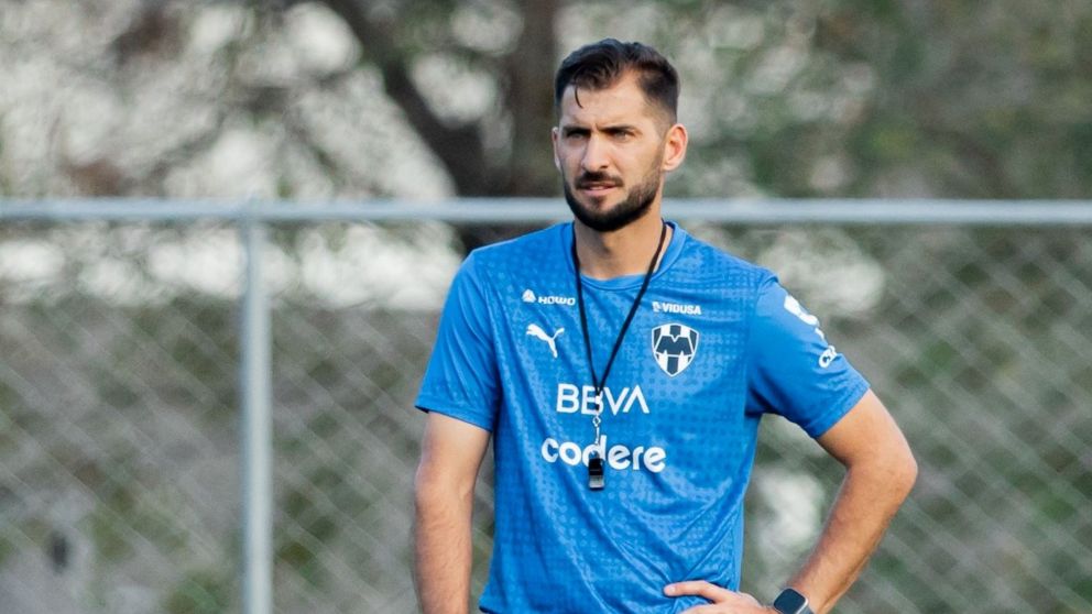Nico Sánchez fue presentado como nuevo DT de Monterrey con Erviti como ayudante