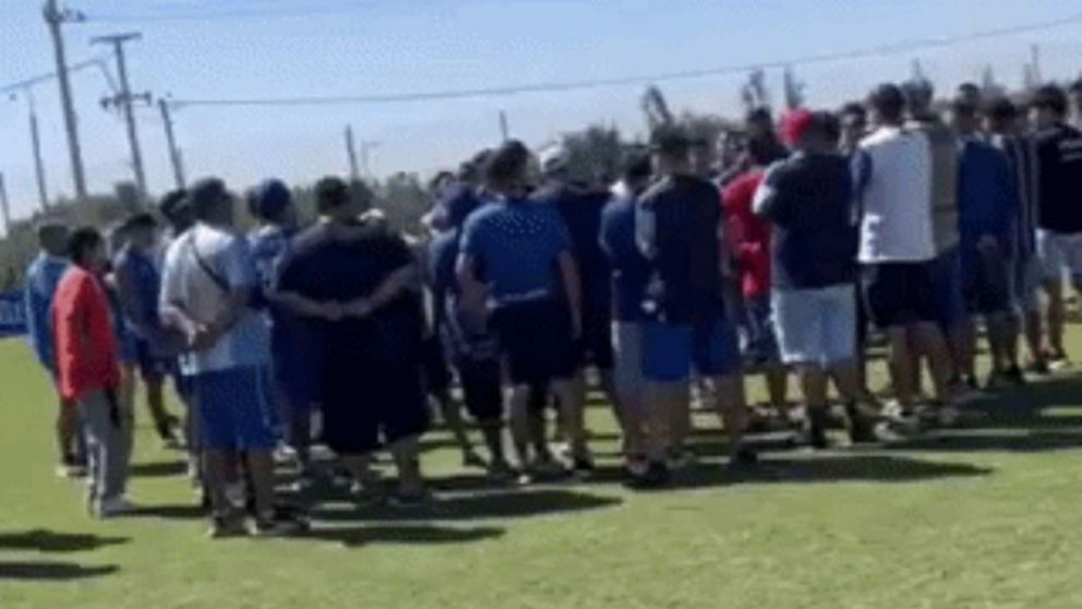 La barra de Godoy Cruz visitó al plantel tras un flojo comienzo en el torneo de la Primera Nacional.