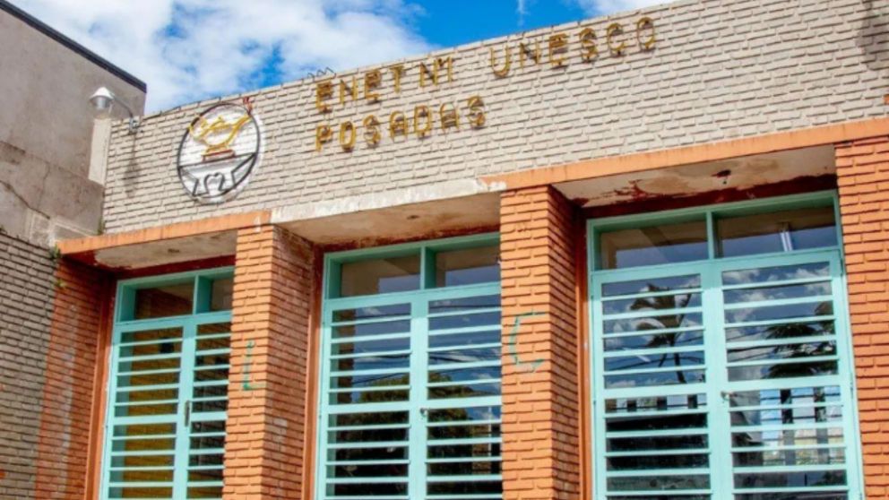 La escuela de Posadas donde ocurrió el grave hecho.