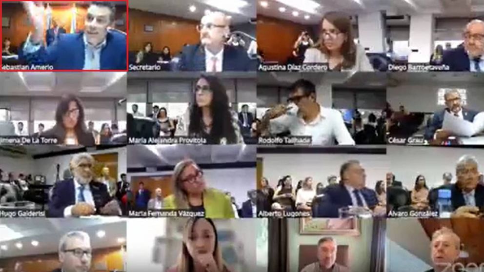 En vivo, Sebastián Amerio fue desplazado del Ministerio de Justicia durante una reunión oficial.