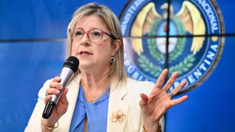 "Hoy finalmente estás en tu país y con tu familia": Alejandra Monteoliva celebró el retorno de Nahuel Gallo tras su cautiverio en Venezuela.