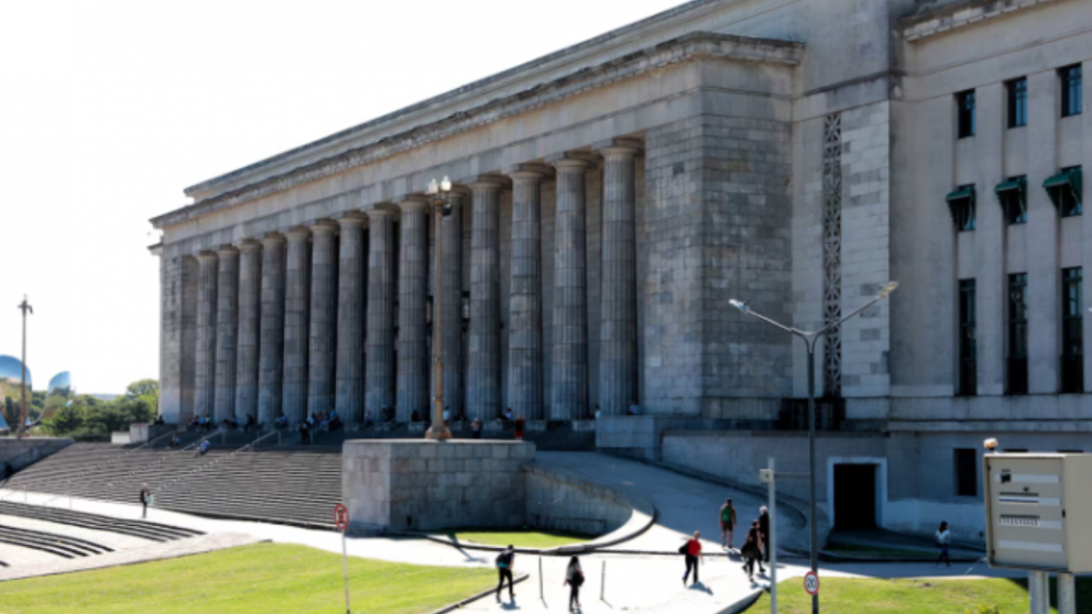 Docentes de la UBA anunciaron un paro por tiempo indeterminado