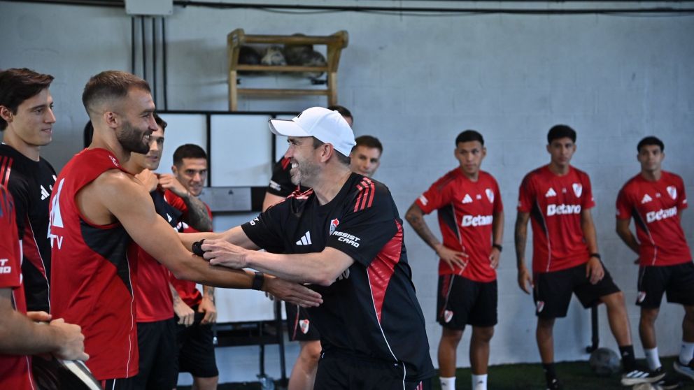 Eduardo Coudet dirigió su primer entrenamiento en River: qué le dijo a los jugadores