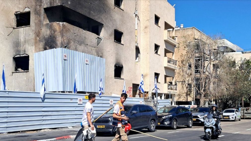 Ciudades de Israel amanecieron con diversos destrozos tras el ataque de Irán (X).