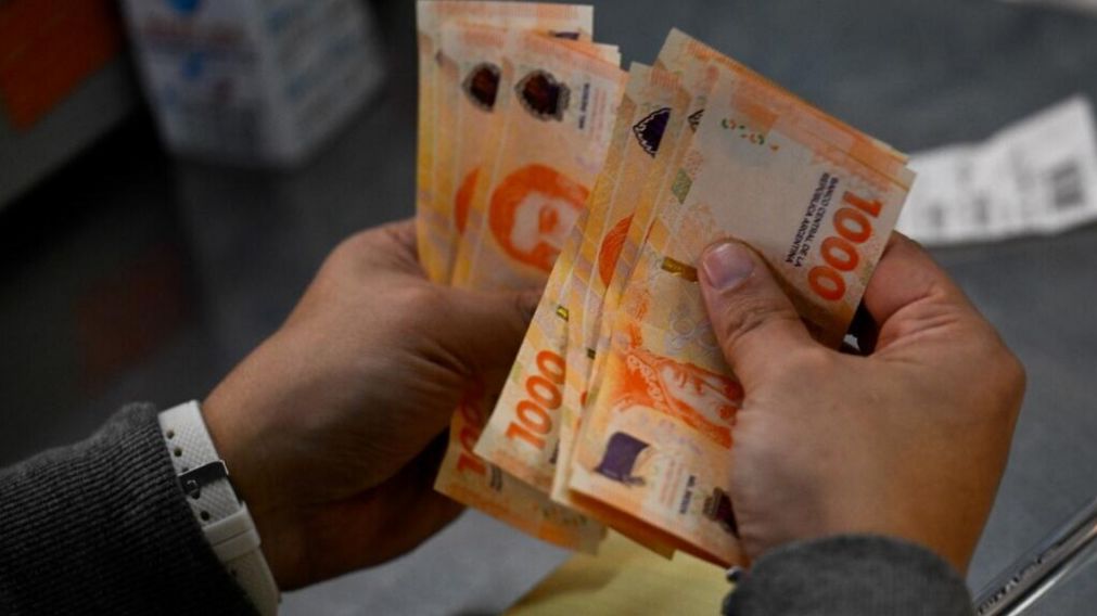 Horóscopo: los 4 signos que arrancarán abril con un cambio impactante en su economía.