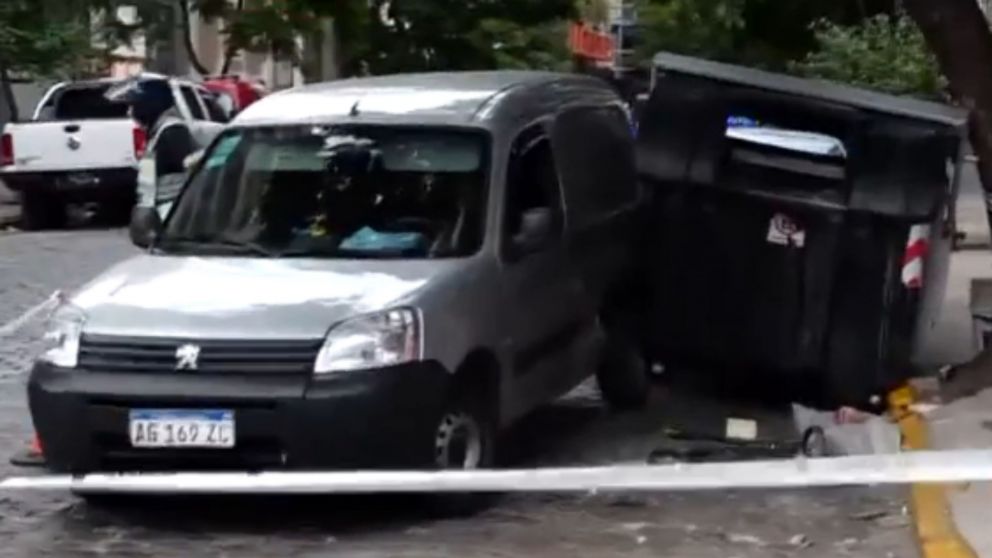 Así quedó la camioneta embestida en Almagro.