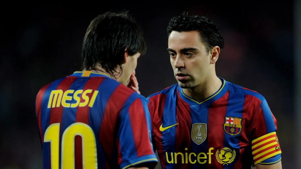 Compinches en la cancha, amigos fuera de ella y, lamentablemente, no pudieron probar con la relación DT-jugador. Xavi y Messi son sinónimos de Barcelona.