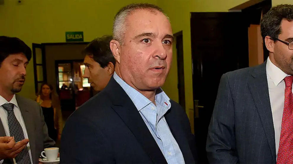 El juez de Campana pidió quedarse con todas las causas por el manejo de los fondos de la AFA en el exterior.
