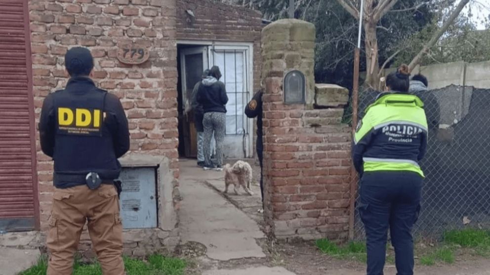 Lo invitó a comer a su casa, le robó el celular e intervino la policía.
