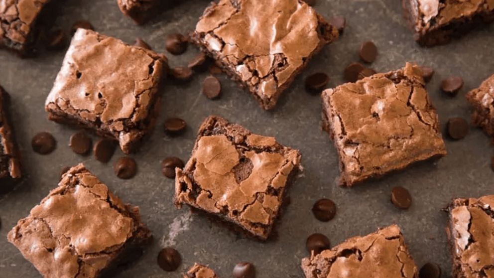 Brownie en freidora de aire: un dulce tentador que sorprende por su textura y sabor, perfecto para compartir en cualquier ocasión.