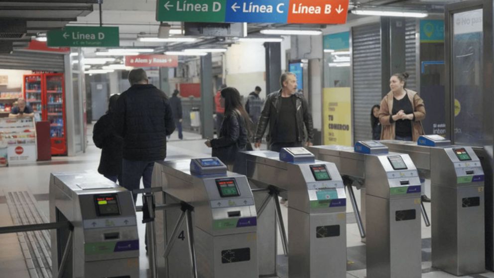 Terminó el paro de subtes y de a poco se normalizó el servicio
