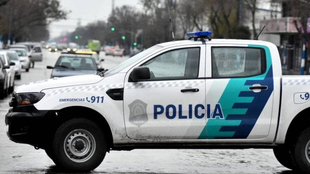 ¡VIDEO! Así entró con una tumbera a una panadería y golpeó a un jubilado en la cabeza