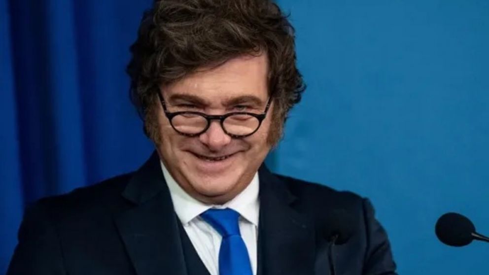 Javier Milei defendió a Manuel Adorni y a su modelo económico: "operaciones kirchneristas"; y "Gomita Alumínica".