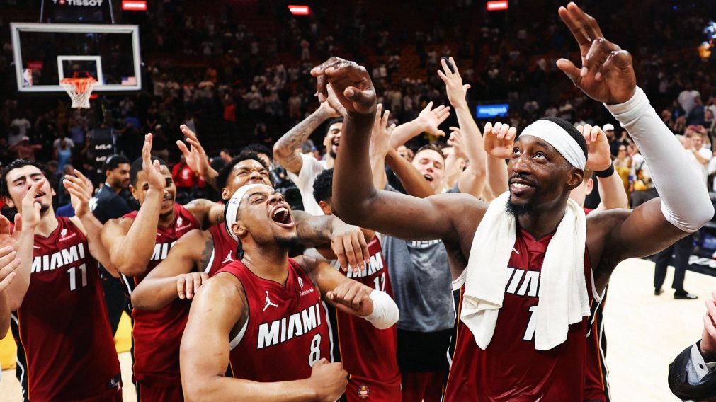 Bam Adebayo quedó a 17 puntos de los 100 que ostenta Wilt Chamberlain.