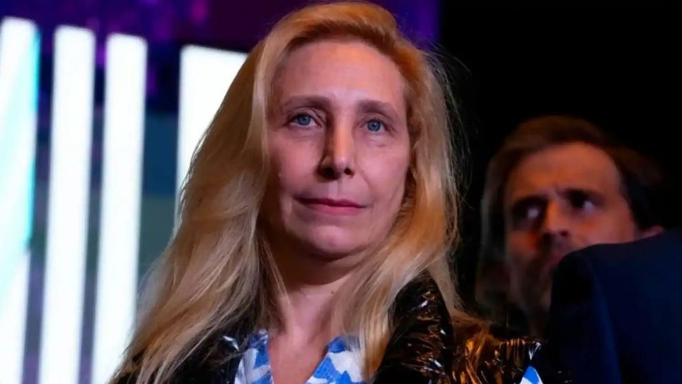 Karina reaccion� ante las afirmaciones de Dalb�n, quien se�al� que el conflicto por la AFA podr�a resolverse mediante una negociaci�n con la funcionaria. 