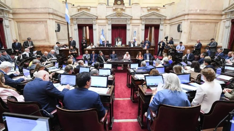 Las dietas de los senadores superar�n los 11 millones de pesos.