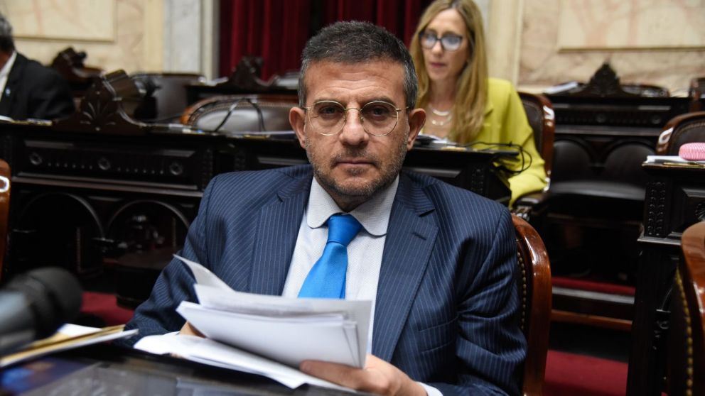 Carlos Cisneros es investigado judicialmente por trata de personas.
