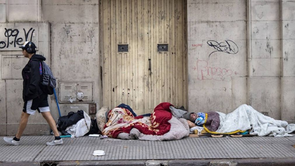 En febrero, una familia tipo necesitó casi $1.400.000 para no ser pobre.