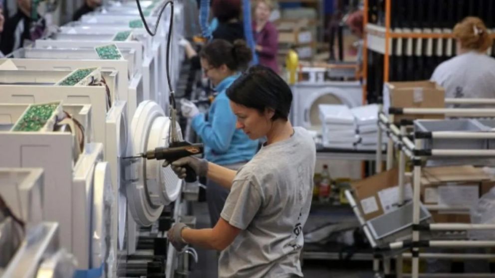La compañía abrió retiros voluntarios para 100 empleados.