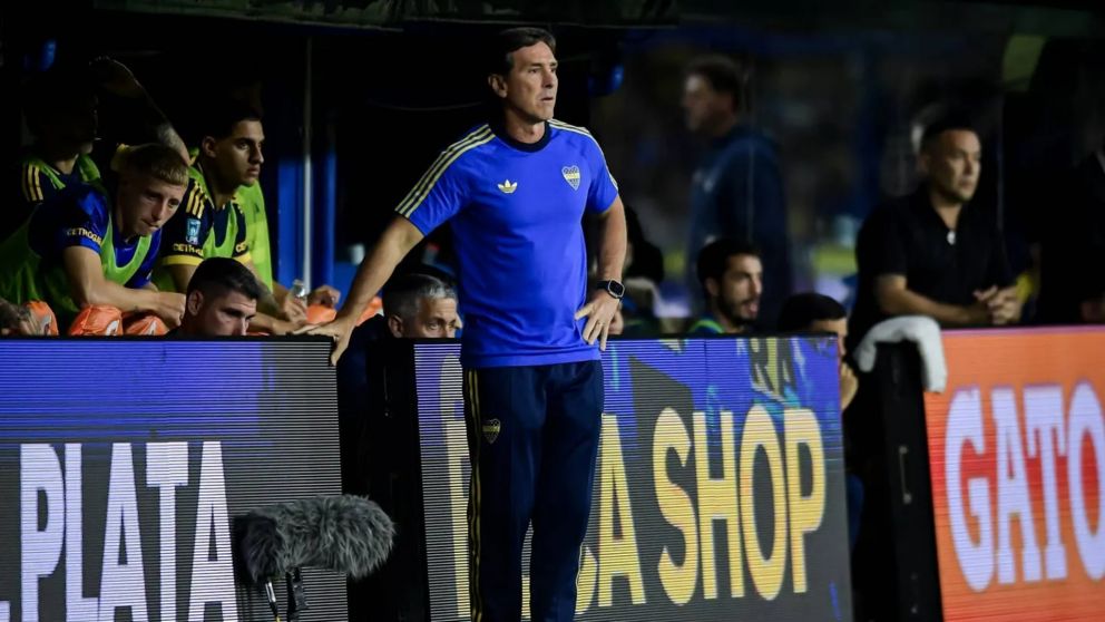 Úbeda no está conforme con varios futbolistas de Boca y baraja un once con cambios para visitar a Unión de Santa Fe