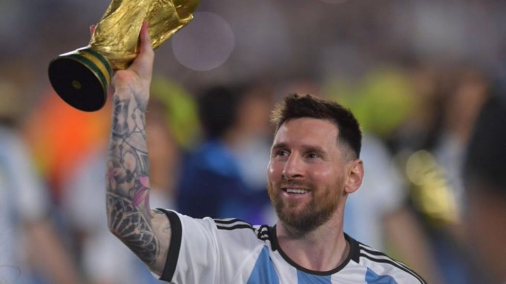 Con un pedido desesperado, el Colorado reclam� por la atenci�n del capit�n de la Selecci�n Argentina y �ltimo campe�n del Mundo. 