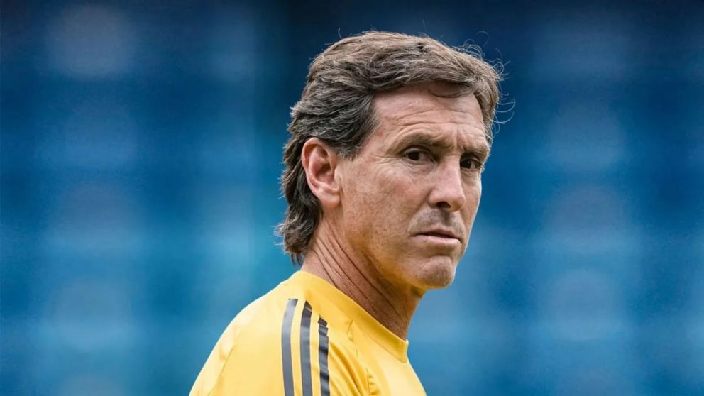 Claudio �beda todav�a no est� convencido del once de Boca ante Uni�n.
