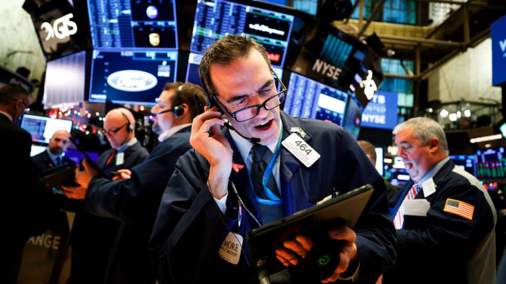 Un lunes marcado por la volatilidad global en los mercados (Imagen: EFE)