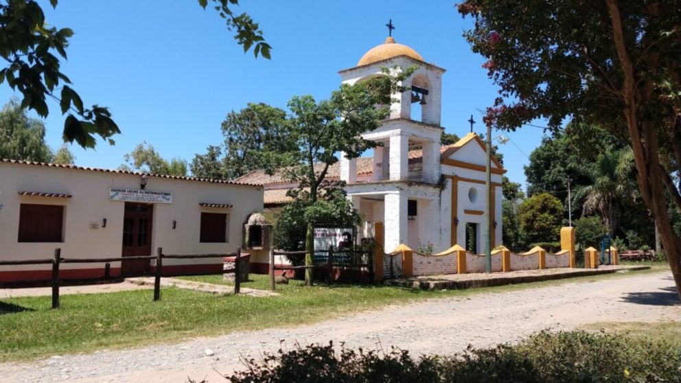 Calles tranquilas, paisajes verdes y un ritmo pausado que parece conservar intacta la esencia del norte argentino.