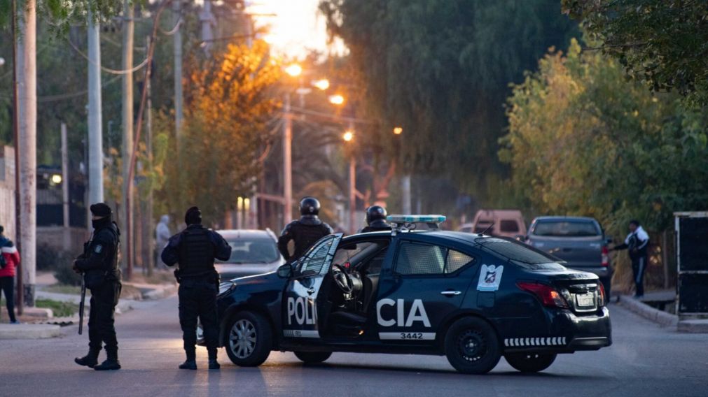 Mujer se tiró de un taxi cuando la raptaban para llevarla desde Mendoza a Salta