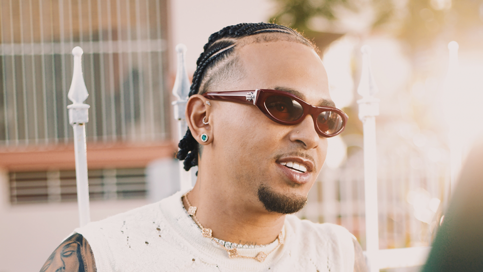 Ozuna presenta "Una Aventura" y regresa al reguetón de sus inicios