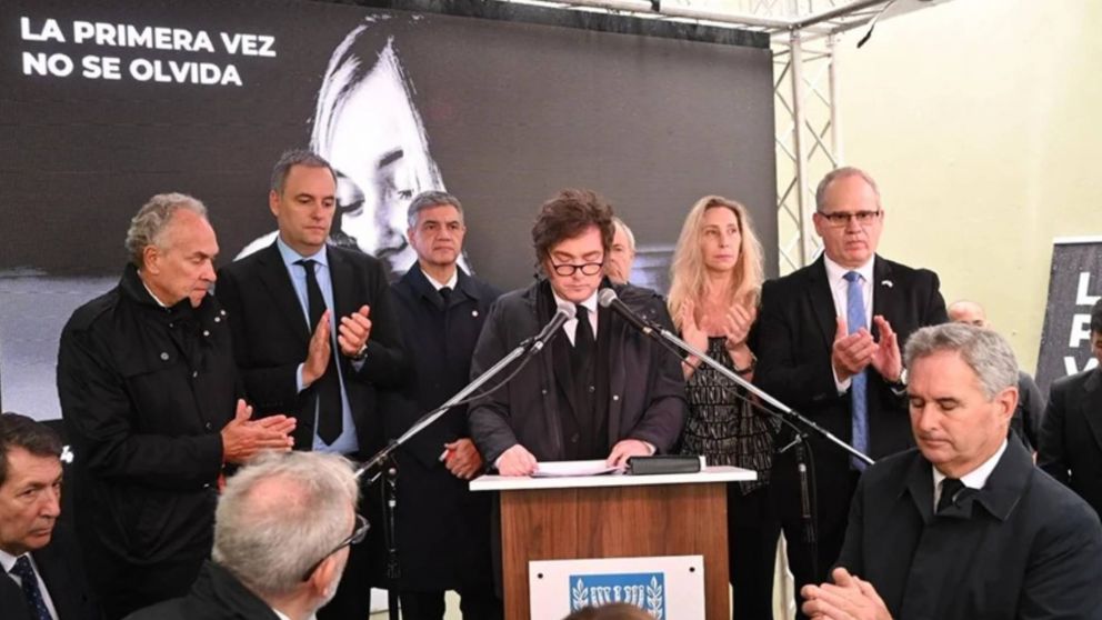 Javier Milei desde la embajada de Israel: "No puede haber tregua ante el terrorismo".