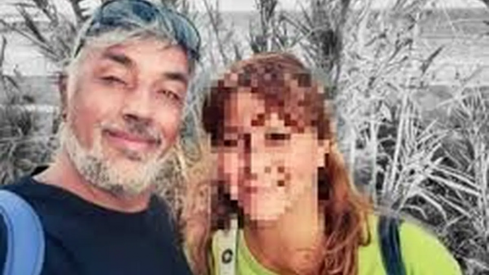 La víctima junto a su mujer.