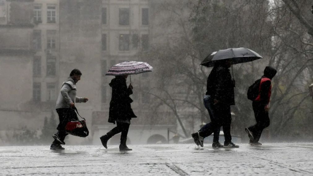 Las tormentas irrumpir�n con fuerza en la Ciudad de Buenos Aires este s�bado por la tarde y romper�n la racha de humedad.