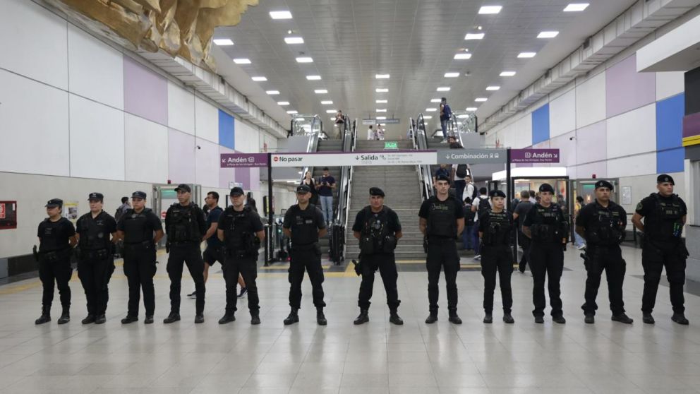 La Ciudad realiz� un fuerte operativo de saturaci�n en subtes: despleg� 1.000 polic�as en estaciones y vagones para reforzar la seguridad