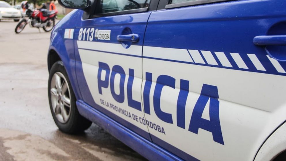 La Policía de Córdoba secuestró dos réplicas de arma de fuego al acusado.