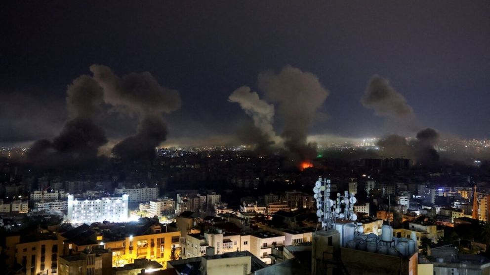 Israel lanzó ataques en el Líbano:, con un saldo de muertos y heridos (Reuters).