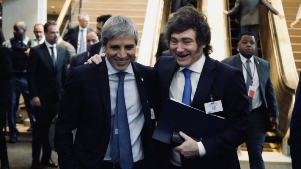 Javier Milei y el ministro de Economía, Luis Caputo.