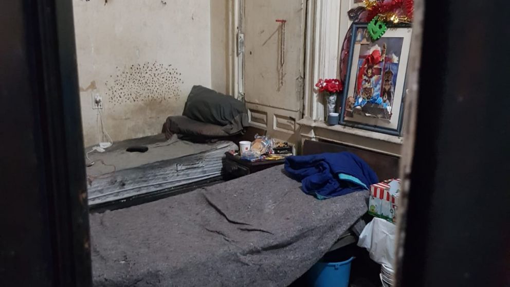 Hotel tomado y en ruinas: encontraron basura, hacinamiento y peligro de derrumbe