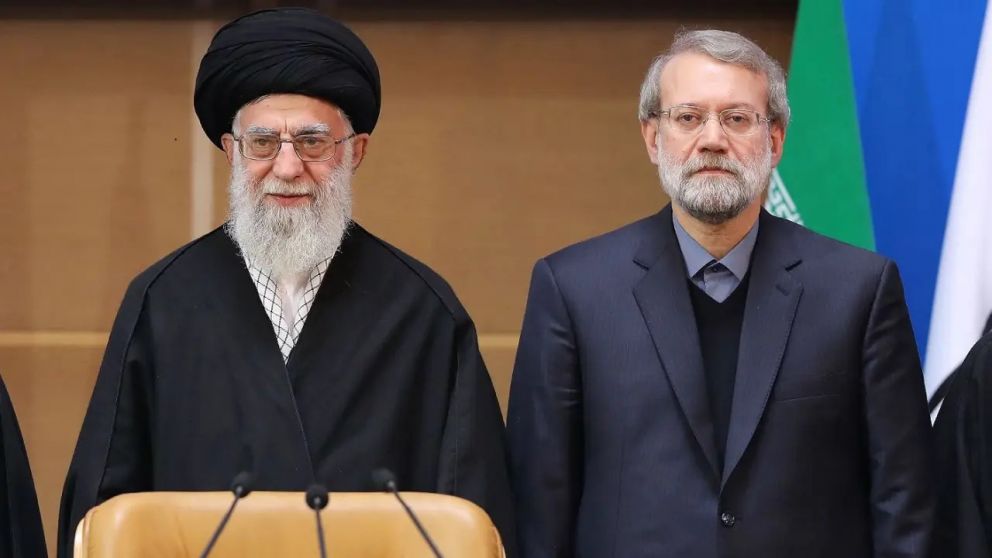 El líder supremo iraní Alí Jameneí y su jefe de Seguridad Nacional, Ali Larijani, ambos abatidos por Israel.