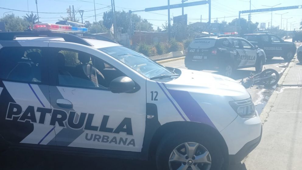 Escalofriante: choc�, arrastr� la moto varias cuadras y huy� sin asistir a las v�ctimas