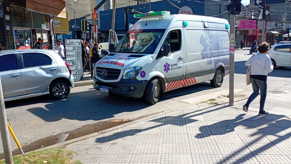 Caos en Quilmes Centro: mujer fuera de control sembró miedo y terminó reducida