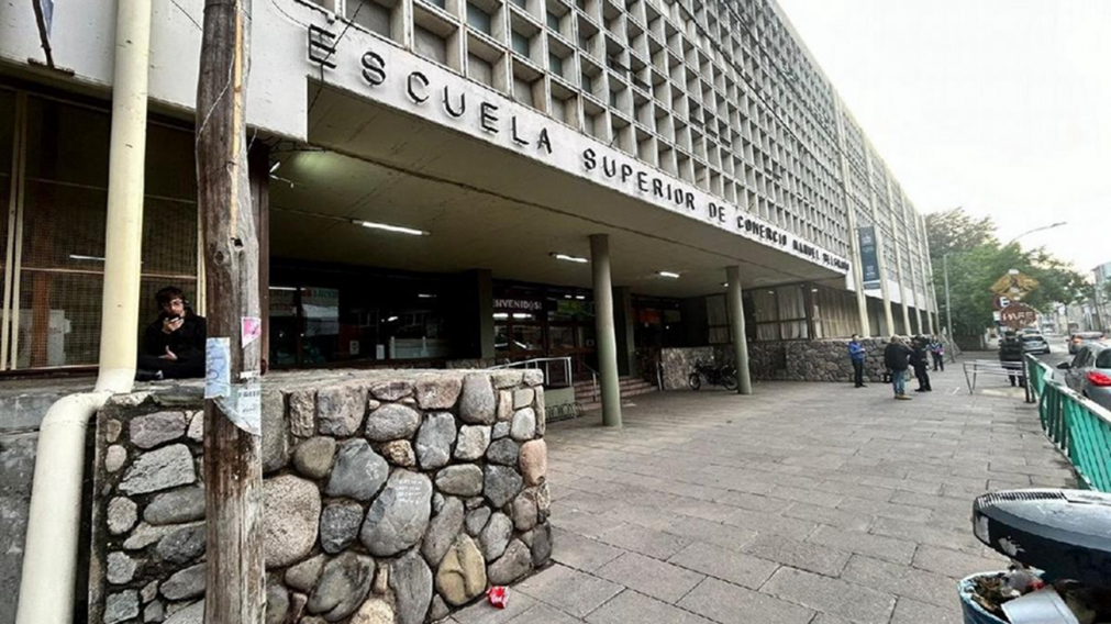 Fotos sexuales con IA: va a juicio un joven que desnudaba digitalmente a sus compañeras